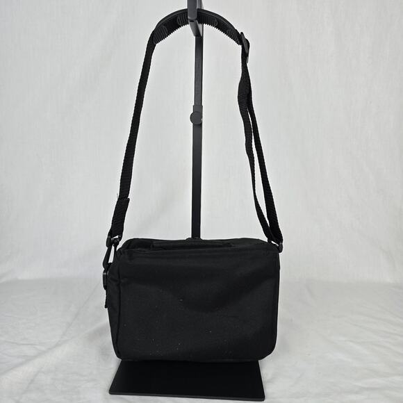 Samsonite Camera Bag Black Zipper Close Adjustable Crossbody Strap 8" x 5" x6.5" - Picture 2 of 12